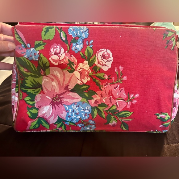 Red floral canvas bag with zipper and leather strap. Pre owned. ❤️ - Picture 1 of 4